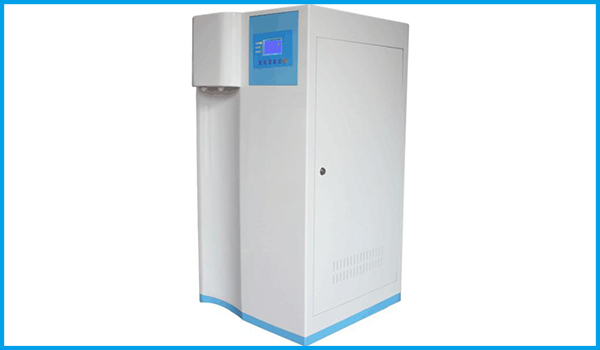 真正的智能醫(yī)用實驗室超純水機：采用微處理器自動控制.系統(tǒng)具有自動判別預處理柱、反滲透膜、純化柱，超純柱、微濾、超濾、紫外燈管等失效功能。并能聲光報警，以保證機器處在最佳運行狀態(tài)。